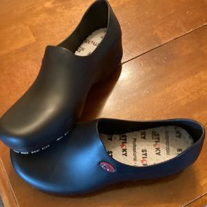 Sticky Medical Professional Shoes Good for Restaurant Chefs Non Slip Waterproof